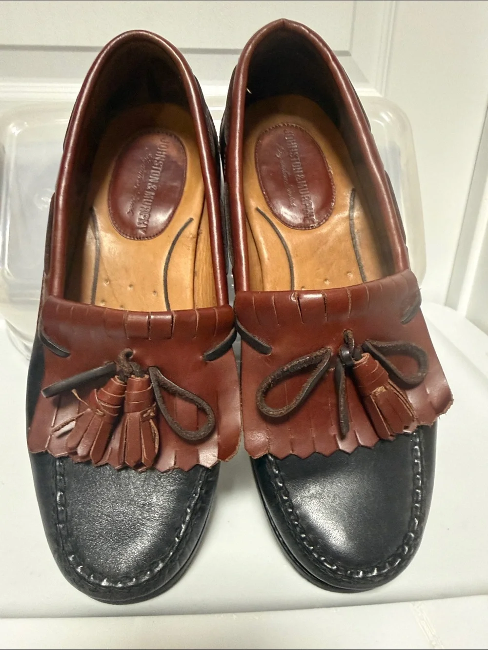 Men's 8.5 M Johnson and Murphy Two-Tone Brown and Black Tassel Kiltie Loafers